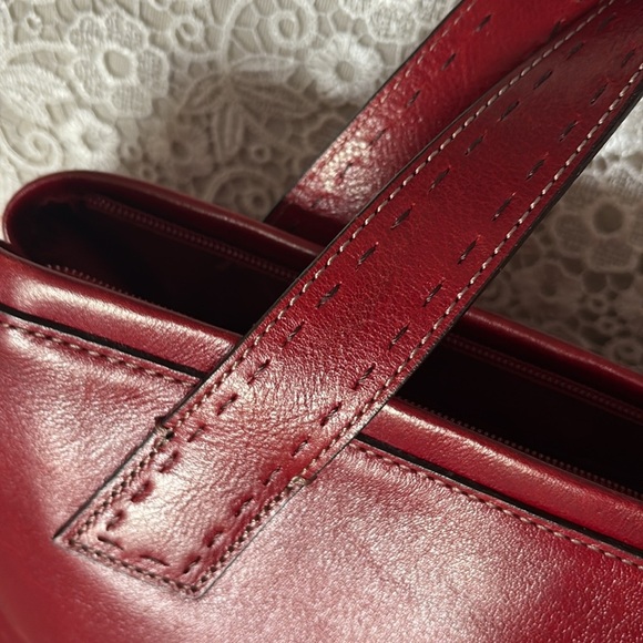 Vintage Fossil deep Red Leather satchel Handbag purse zippered / inside pockets - Picture 3 of 16
